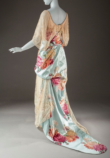 Cauët Sœurs, Woman’s Evening Dress, c. 1912, purchased with funds provided by Ellen A. Michelson, photo © 2012 Museum Associates/LACMA. All rights reserved