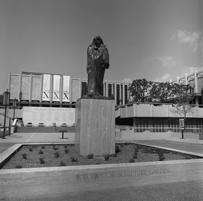 B. Gerald Cantor  Sculpture Garden, 1975. Photo © Museum Associates/LACMA, photographic archives
