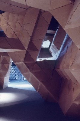 Interior view of Smith’s sculpture at Expo ’70, photo © Museum Associates/Los Angeles County Museum of Art