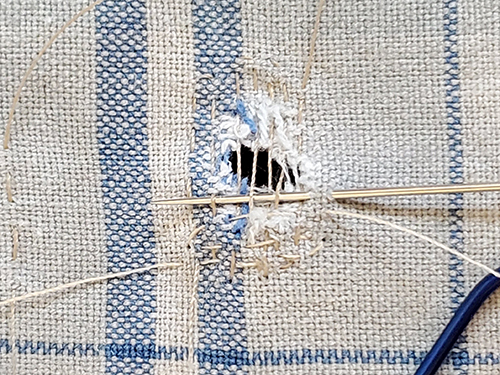 starting stitching horizontal rows (weft)