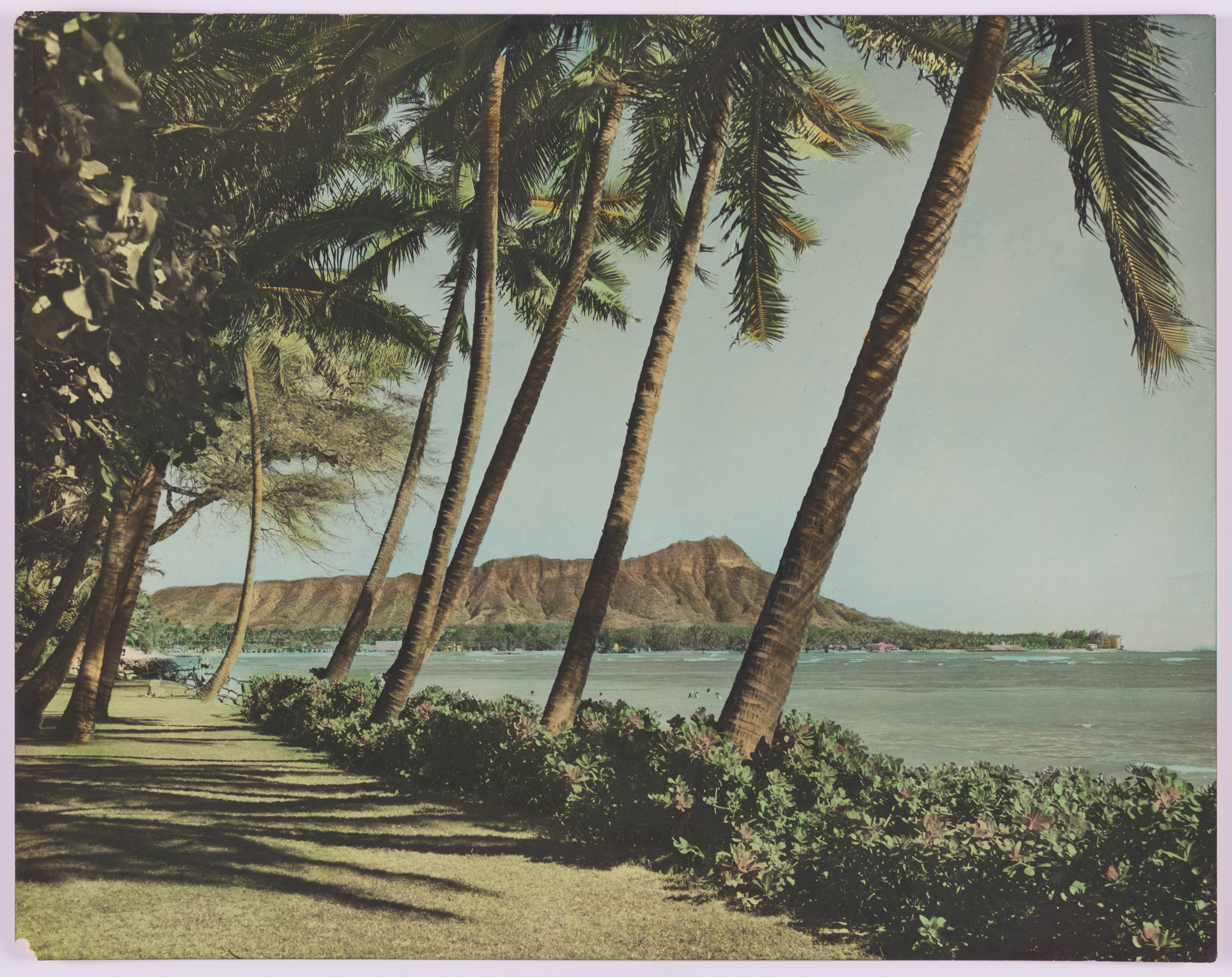 View of Diamond Head, United States, Hawai'i, O'ahu, Honolulu, Waikiki, Hawaiian, n.d., Los Angeles County Museum of Art, partial gift of Mark and Carolyn Blackburn and purchased with funds from LACMA's 50th Anniversary Gala and FIJI Water, digital photo © Museum Associates/LACMA