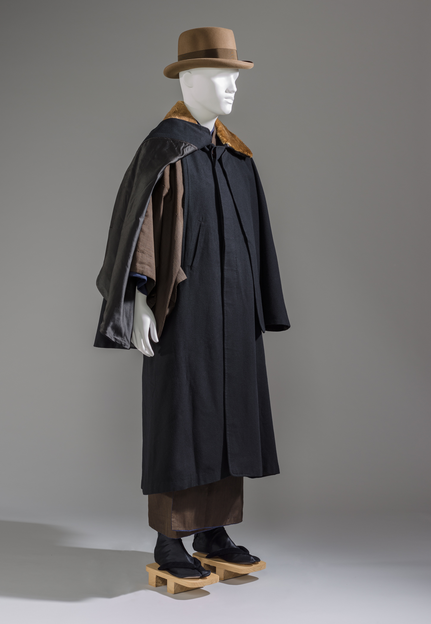 Overcoat (Tonbi), Taishō period (1912–26) to Shōwa period (1926–89), 1925–1935, Los Angeles County Museum of Art, gift of B. Rich