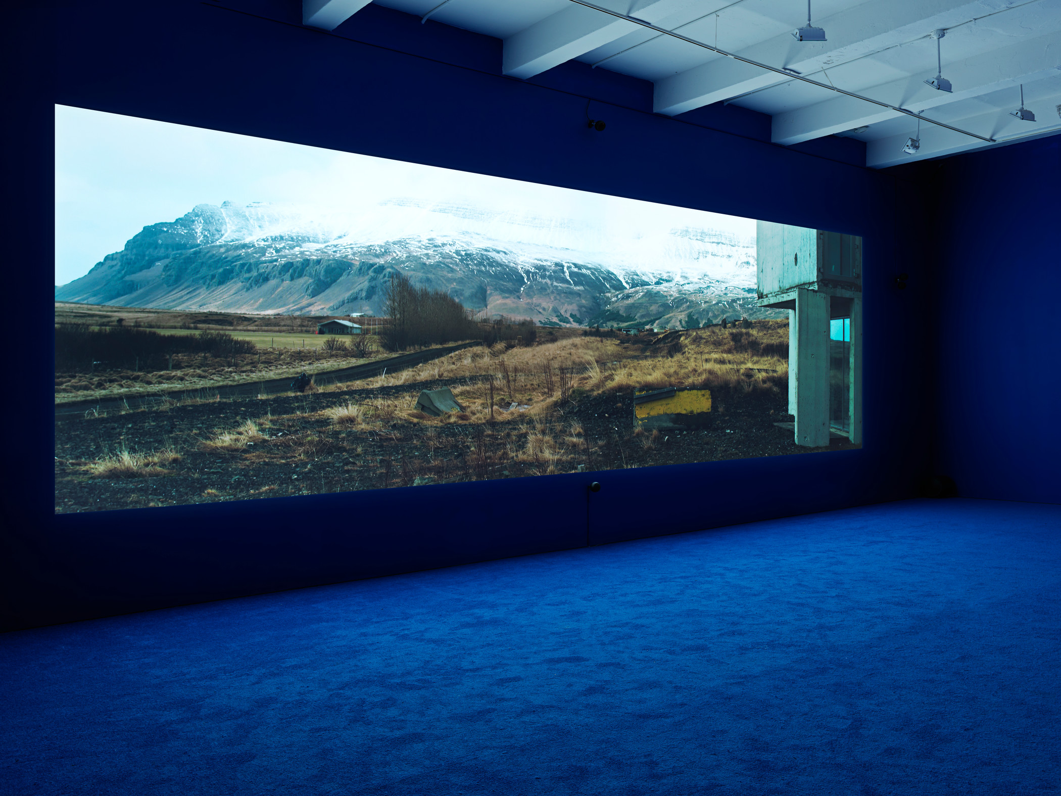 Isaac Julien, PLAYTIME, 2013, Los Angeles County Museum of Art, gift of Sheridan Brown, installation view, Metro Pictures, New York, 2013, © Isaac Julien, photo courtesy the artist and Metro Pictures, New York, photograph: Genevieve Hanson