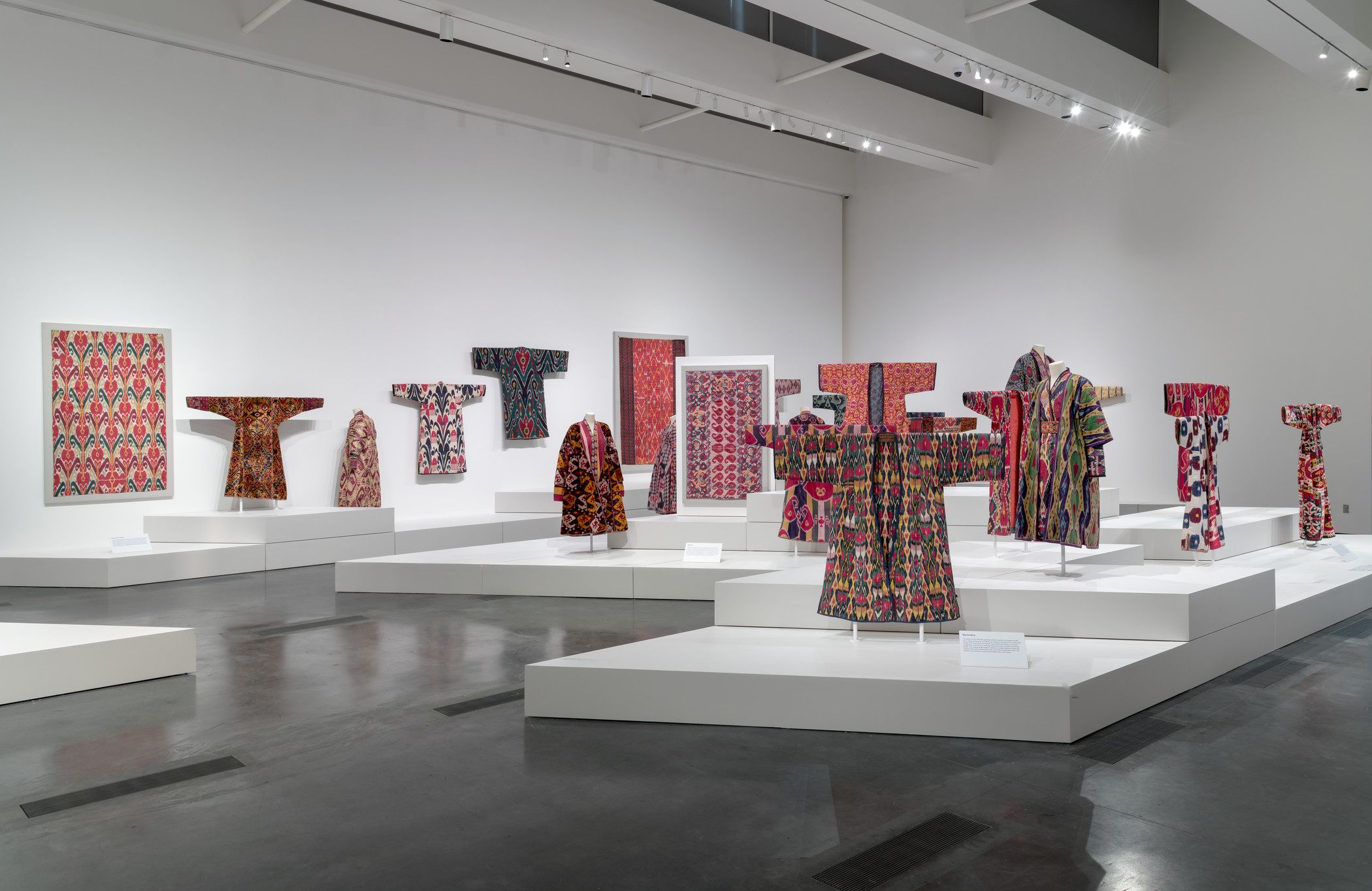 Installation photograph, Power of Pattern: Central Asian Ikats from the David and Elizabeth Reisbord Collection at the Los Angeles County Museum of Art, February 3–August 11, 2019, photo © Museum Associates/LACMA