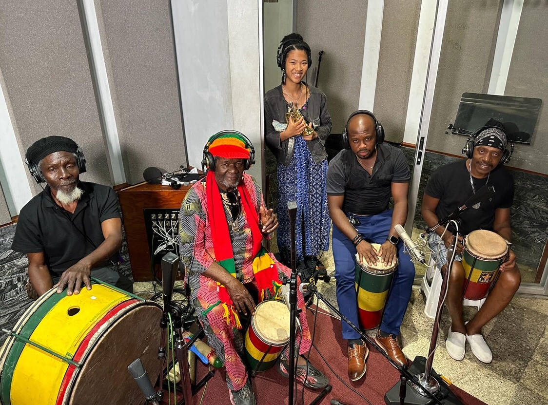 Yasna Yamoaka Vismale with Bongo Herman (second from left), image: David Kelley