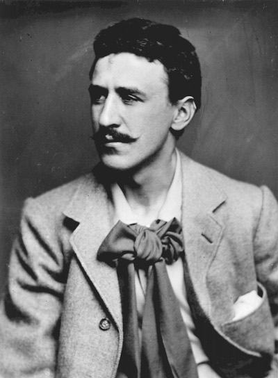 Charles Rennie Mackintosh, Charles Rennie Mackintosh portrait by Glasgow photographers Annan.