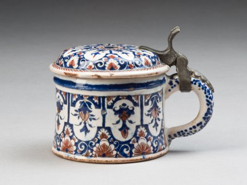 Mustard Pot (Moutardier), Olerys-Laugier Manufactory, Moustiers, France, 1745-1749, Decoration painted by Jean-François Pelloquin,  The MaryLou Boone Collection