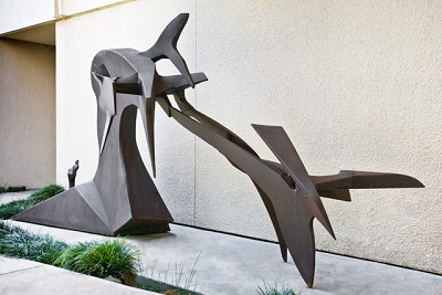 Richard Howard Hunt, Extended Forms, 1975, Los Angeles County Museum of Art, purchased with funds provided by The Ahmanson Foundation, the League of Allied Arts, the Charles R. Drew Medical Society Auxiliary, and the Los Angeles Chapter of Links, Inc., photo © Museum Associates/LACMA
