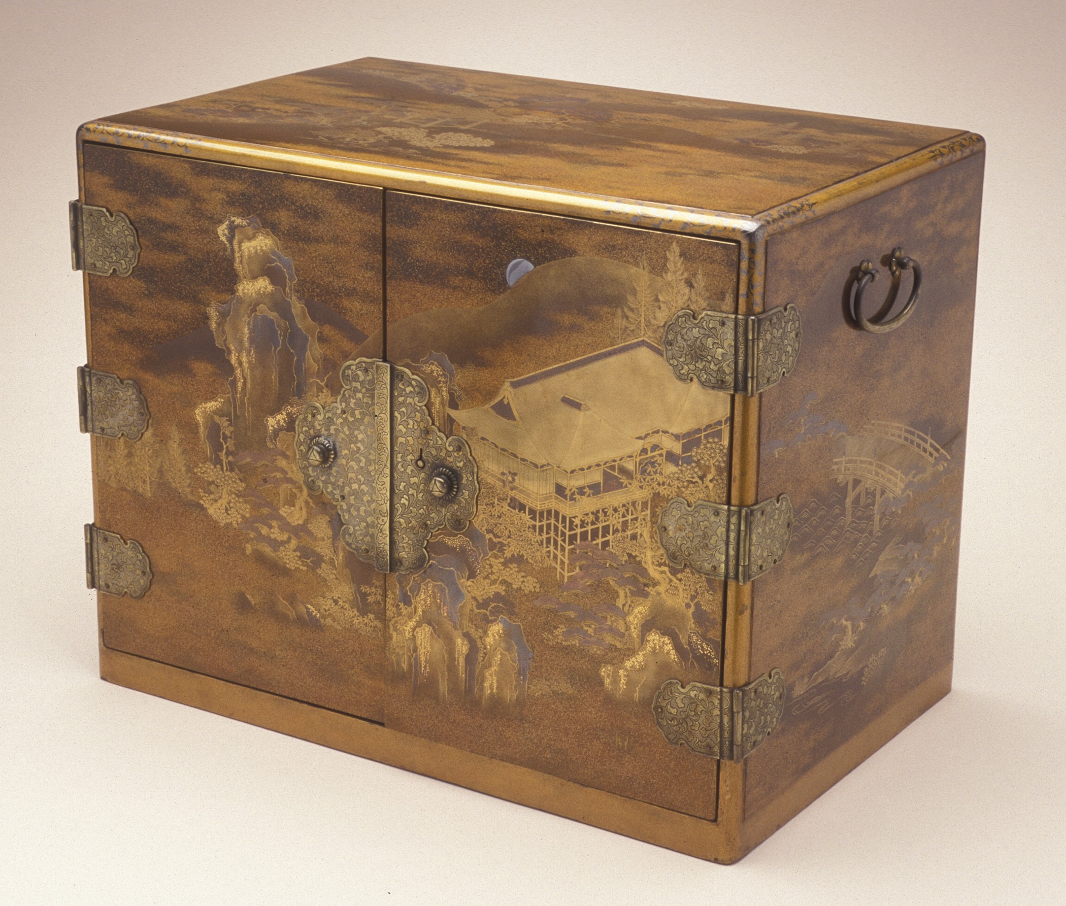 Chest, Chest with three drawers, the outside is decorated with dragons.,  anonymous, Japan, 1800 - 1900, Edo-period (1600-1868), metal, h 17 cm × w  20.2 cm × d 13.6 cm Stock Photo - Alamy