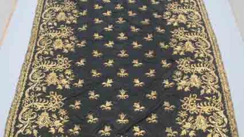 Solving the Mystery of the Queen’s Train