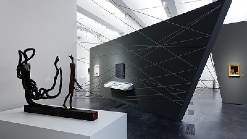 In Wonderland Redux: The Male Gaze