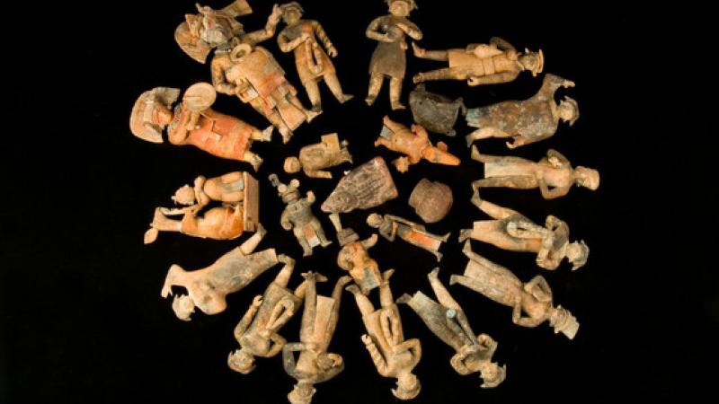 Archaeology at El Perú-Waka’: A Maya Ritual Resurrection Scene in Broader Perspective