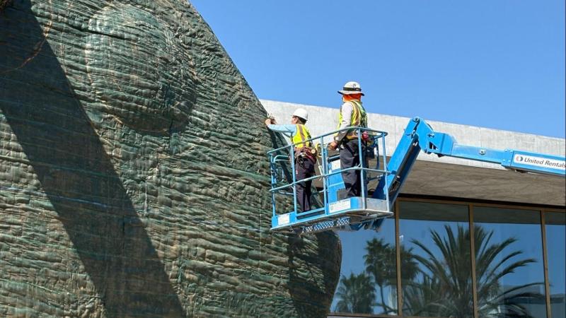 Planting Jeff Koons’s “Split-Rocker”