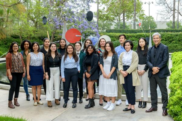 LACMA director and Wallis Annenberg CEO Michael Govan with the 2019 Mellon Summer Academy participants, photo © Museum Associates/LACMA