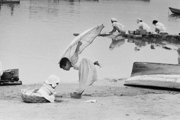 Han Youngsoo, Hangang River, Seoul, Korea 1958, printed in 2019