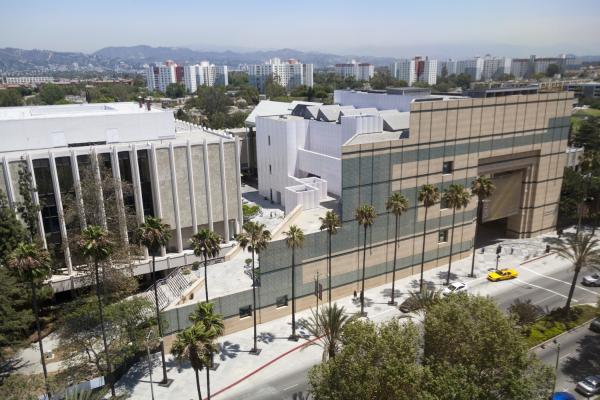 Exterior of the Los Angeles County Museum of Art, photo © Museum Associates/LACMA